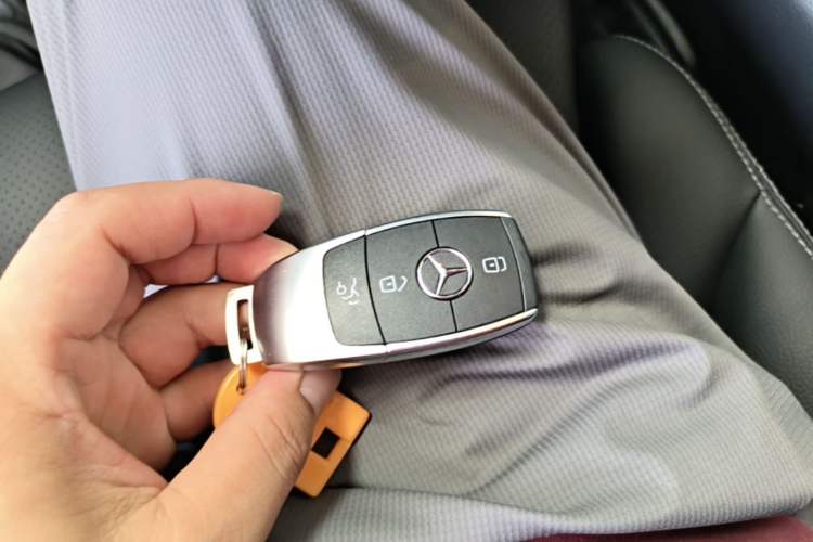 Used Mercedes-Benz C-Class 2020 Restyled C 260 L Sport Edition Vehicle Key