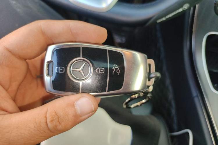 Used Mercedes-Benz C-Class 2020 Restyled C 260 L Sport Edition Vehicle Key