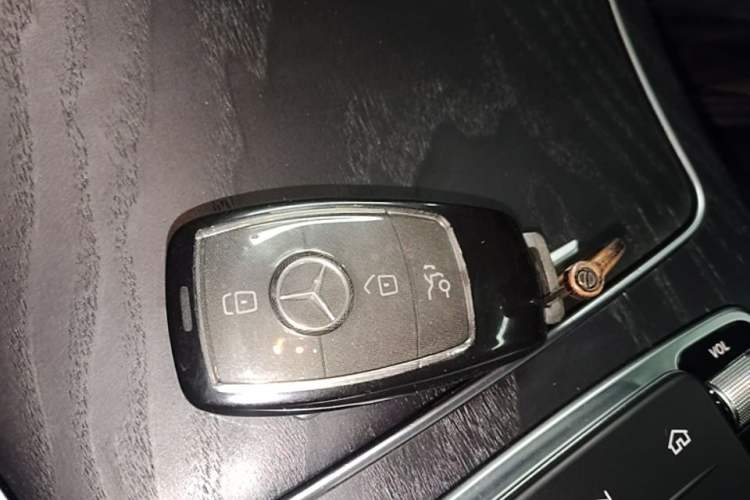 Used Mercedes-Benz C-Class 2020 Restyled C 260 L Sport Edition Vehicle Key
