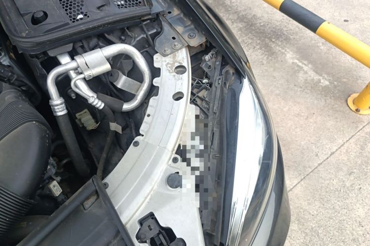 Used Mercedes-Benz C-Class 2021 C 200 L Fashion Edition Sport Version Engine Bay Left