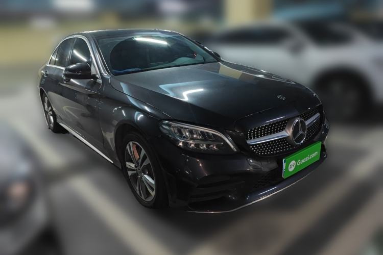 Used Mercedes-Benz C-Class 2021 C 200 L Fashion Edition Sport Version Front Right 45 Deg