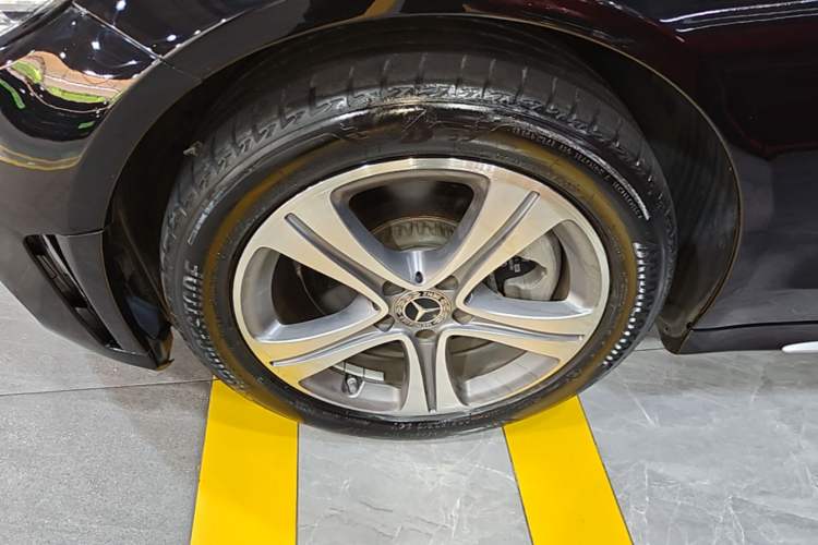 Used Mercedes-Benz C-Class 2021 C 260 L Sport Edition Left Front Wheel Hub