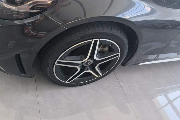 Used Mercedes-Benz C-Class 2021 C 260 L Sport Edition Star Collection Left Front Wheel Hub