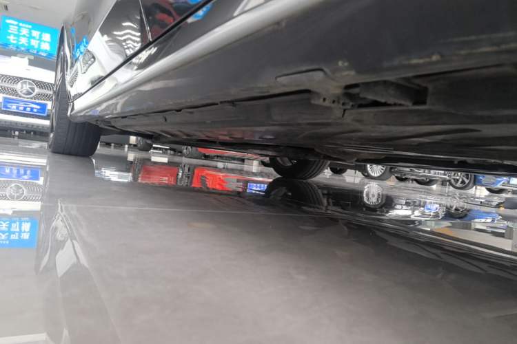 Used Mercedes-Benz C-Class 2021 C 260 L Sport Edition Star Collection Left Side Sill