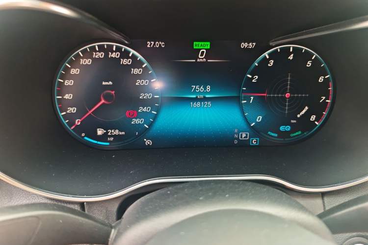 Used Mercedes-Benz C-Class 2021 C 260 L Sport Edition Odometer Close Up