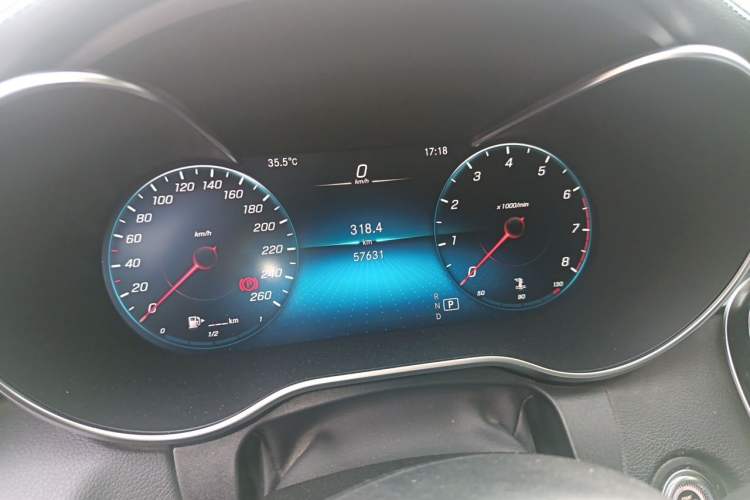 Used Mercedes-Benz C-Class 2021 C 200 L Fashion Edition Sport Version Odometer Close Up