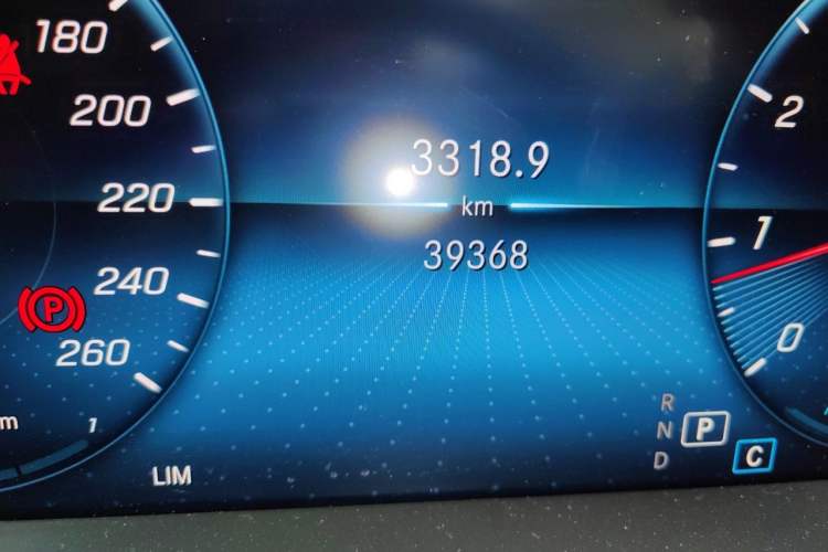 Used Mercedes-Benz C-Class 2021 C 260 L Odometer Close Up