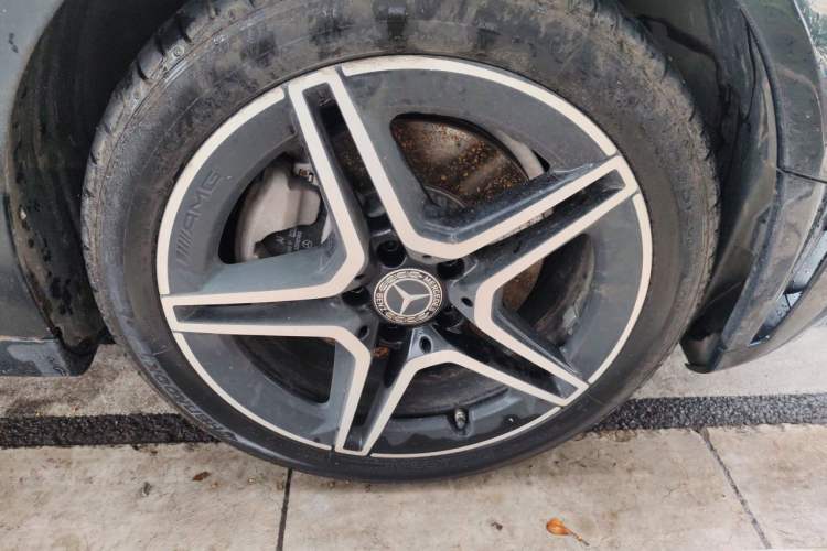 Used Mercedes-Benz C-Class 2021 C 260 Star Edition Right Front Wheel Hub