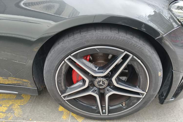 Used Mercedes-Benz C-Class 2021 C 260 Coupe Right Front Wheel Hub