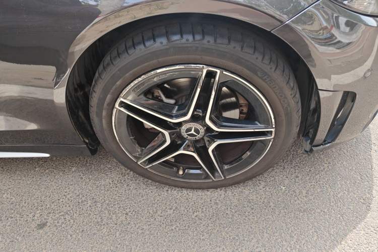 Used Mercedes-Benz C-Class 2021 C 260 L Sport Edition Star Collection Right Front Wheel Hub
