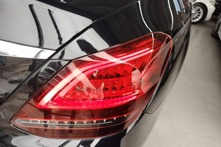 Used Mercedes-Benz C-Class 2021 C 260 L Sport Edition Right Rear Taillight