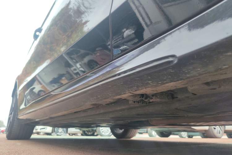 Used Mercedes-Benz C-Class 2021 C 200 Coupe Right Side Sill