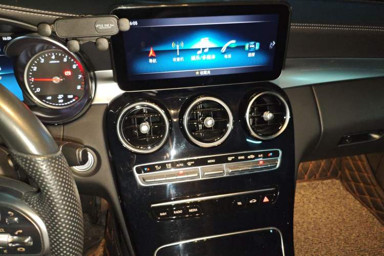 Used Mercedes-Benz C-Class 2021 C 200 L Dynamic Sport Edition Audio And AC Panel