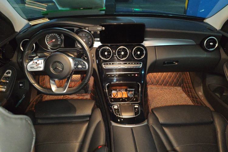 Used Mercedes-Benz C-Class 2021 C 200 L Dynamic Sport Edition Center Console