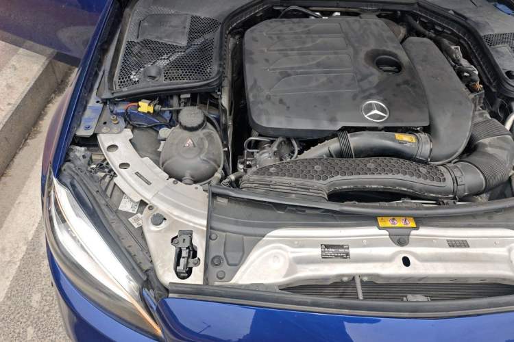 Used Mercedes-Benz C-Class 2021 C 200 L Fashion Edition Sport Version Engine Bay Right