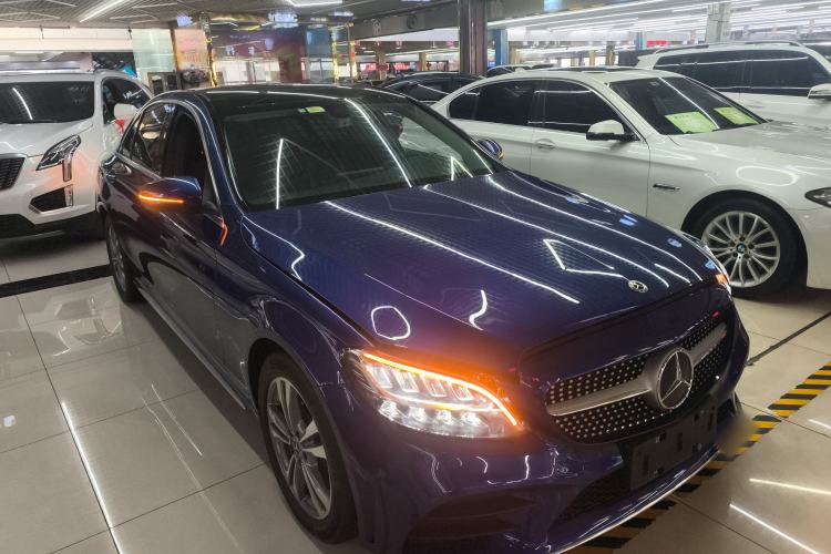 Used Mercedes-Benz C-Class 2021 C 200 L Fashion Edition Sport Version Front Right 45 Deg