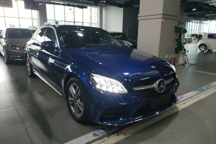 Used Mercedes-Benz C-Class 2021 C 200 L Fashion Edition Sport Version Front Right 45 Deg