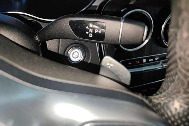 Used Mercedes-Benz C-Class 2021 C 200 L Fashion Edition Sport Version Gear Lever