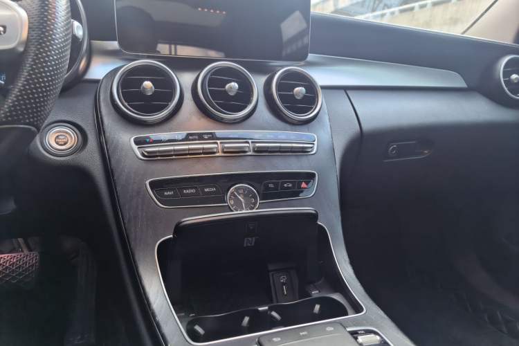 Used Mercedes-Benz C-Class 2021 C 260 L Sport Edition Star Collection Interior 3