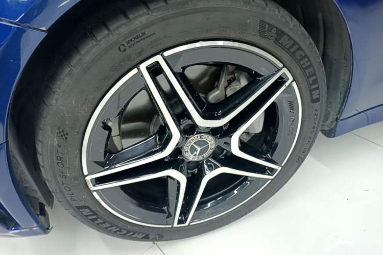 Used Mercedes-Benz C-Class 2021 C 260 L Sport Edition Star Collection Left Front Wheel Hub
