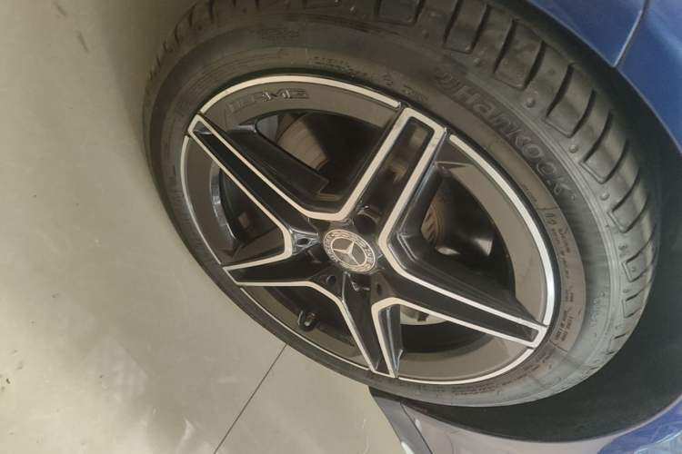 Used Mercedes-Benz C-Class 2021 C 260 L Sport Edition Star Collection Left Front Wheel Hub