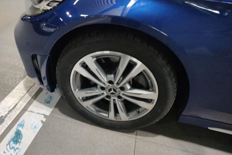 Used Mercedes-Benz C-Class 2021 C 200 L Fashion Edition Sport Version Left Front Wheel Hub