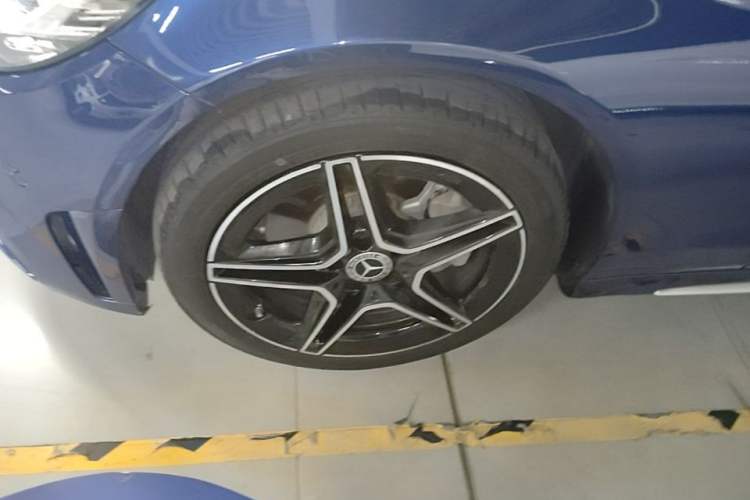Used Mercedes-Benz C-Class 2021 C 260 L Sport Edition Star Collection Left Front Wheel Hub