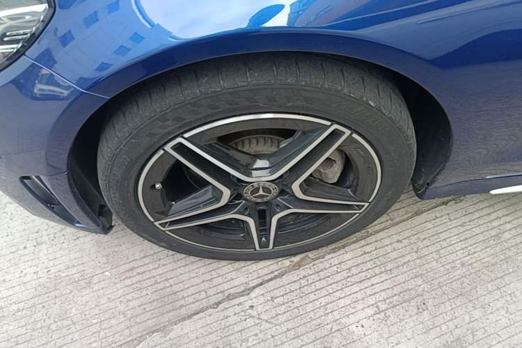 Used Mercedes-Benz C-Class 2021 C 260 L Sport Edition Star Collection Left Front Wheel Hub