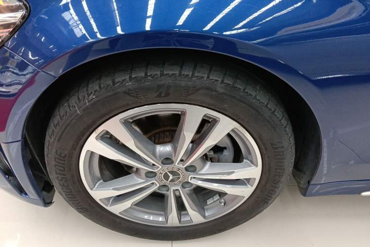 Used Mercedes-Benz C-Class 2021 C 200 L Fashion Edition Sport Version Left Front Wheel Hub