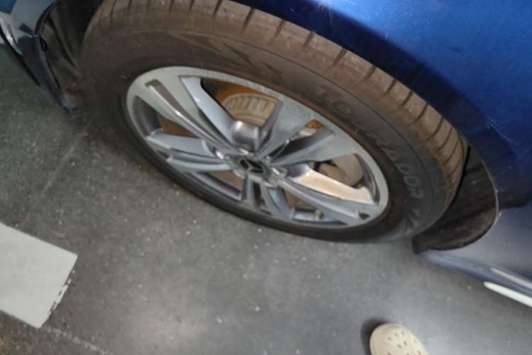 Used Mercedes-Benz C-Class 2021 C 200 L Fashion Edition Sport Version Left Front Wheel Hub
