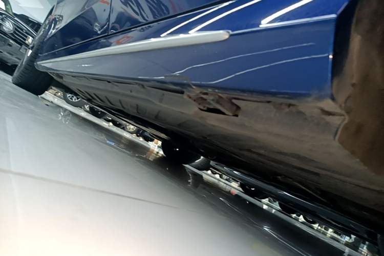 Used Mercedes-Benz C-Class 2021 C 260 L Sport Edition Star Collection Left Side Sill