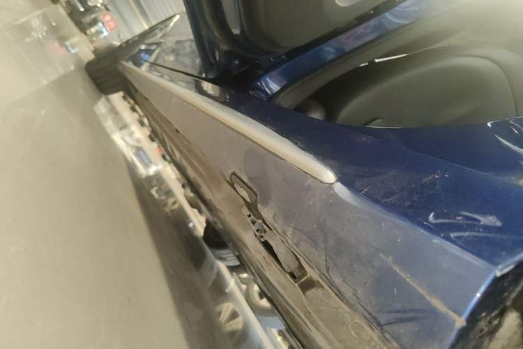 Used Mercedes-Benz C-Class 2021 C 260 L Sport Edition Star Collection Left Side Sill