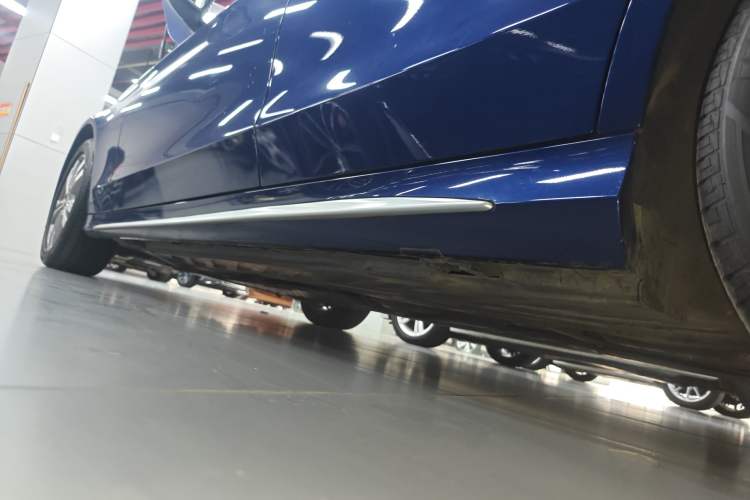 Used Mercedes-Benz C-Class 2021 C 200 L Fashion Edition Sport Version Left Side Sill