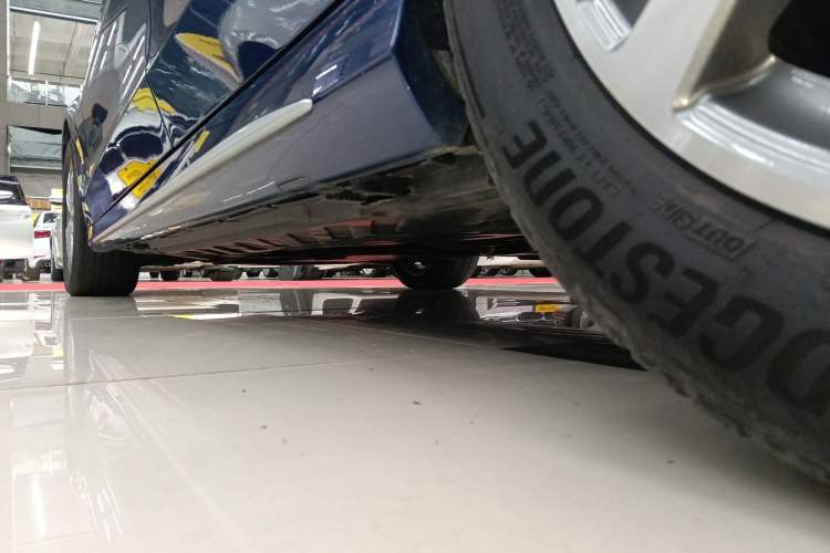 Used Mercedes-Benz C-Class 2021 C 200 L Fashion Edition Sport Version Left Side Sill