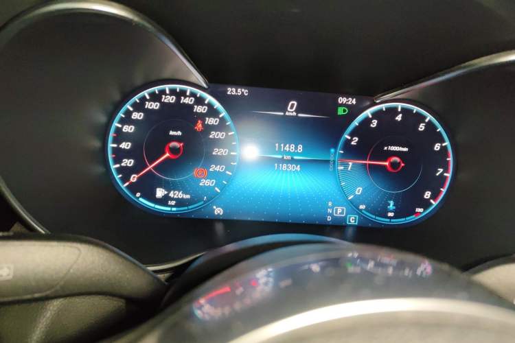 Used Mercedes-Benz C-Class 2021 C 200 L Fashion Edition Sport Version Odometer Close Up