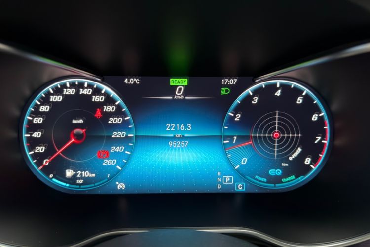 Used Mercedes-Benz C-Class 2021 C 260 L Sport Edition Odometer Close Up