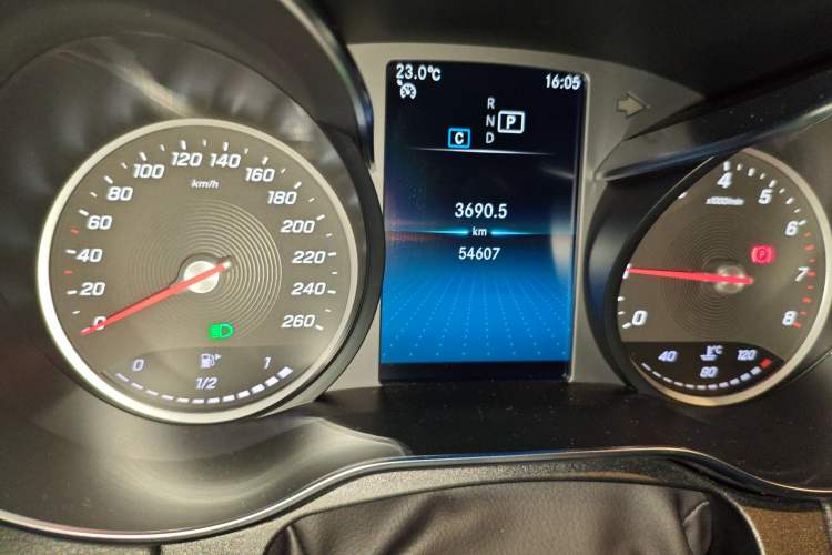 Used Mercedes-Benz C-Class 2021 C 200 L Dynamic Sport Edition Odometer Close Up