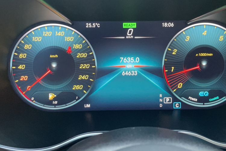 Used Mercedes-Benz C-Class 2021 C 260 L Sport Edition Odometer Close Up
