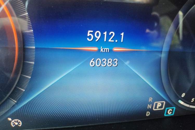 Used Mercedes-Benz C-Class 2021 C 200 L Fashion Edition Sport Version Odometer Close Up