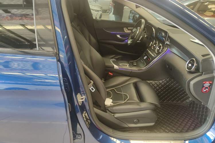 Used Mercedes-Benz C-Class 2021 C 260 L Sport Edition Star Collection Right Front Seat