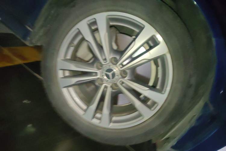 Used Mercedes-Benz C-Class 2021 C 200 L Dynamic Sport Edition Right Front Wheel Hub