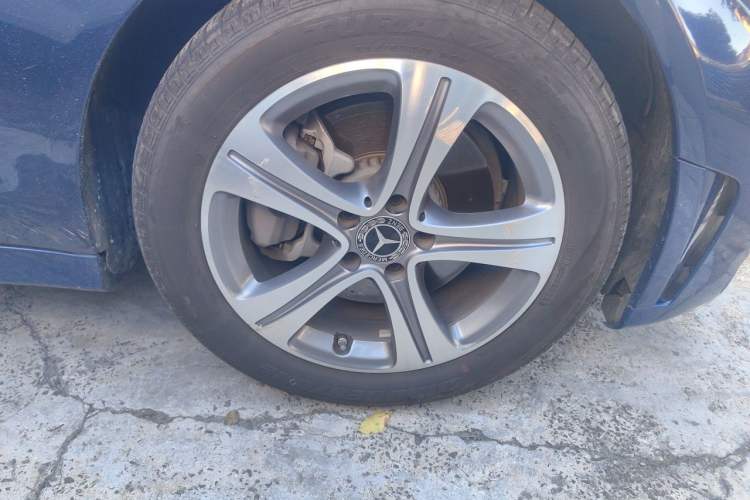 Used Mercedes-Benz C-Class 2021 C 260 L Sport Edition Right Front Wheel Hub