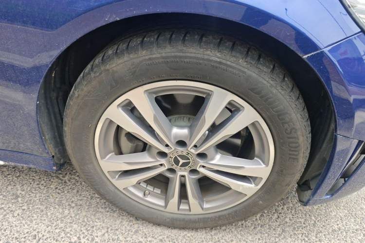Used Mercedes-Benz C-Class 2021 C 200 L Fashion Edition Sport Version Right Front Wheel Hub