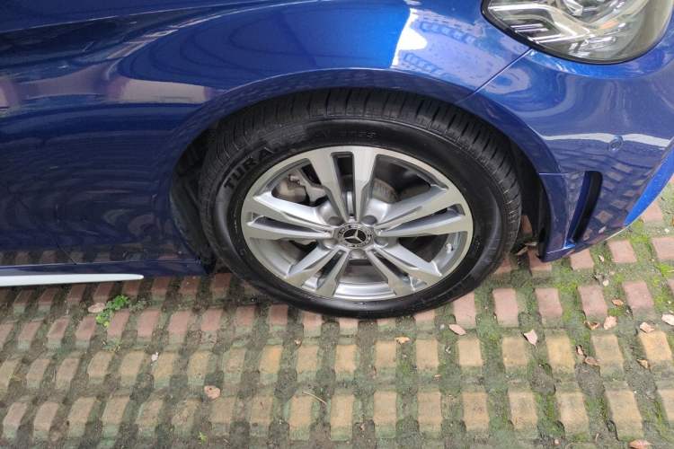 Used Mercedes-Benz C-Class 2021 C 200 L Dynamic Sport Edition Right Front Wheel Hub
