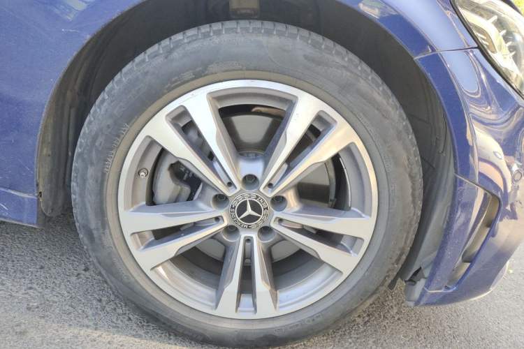 Used Mercedes-Benz C-Class 2021 C 200 L Fashion Edition Sport Version Right Front Wheel Hub