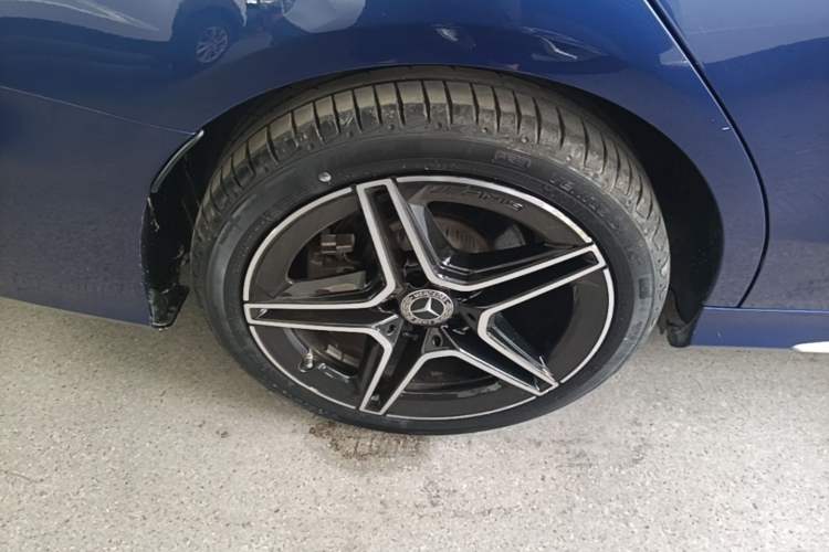 Used Mercedes-Benz C-Class 2021 C 260 L Sport Edition Star Collection Right Rear Wheel Hub