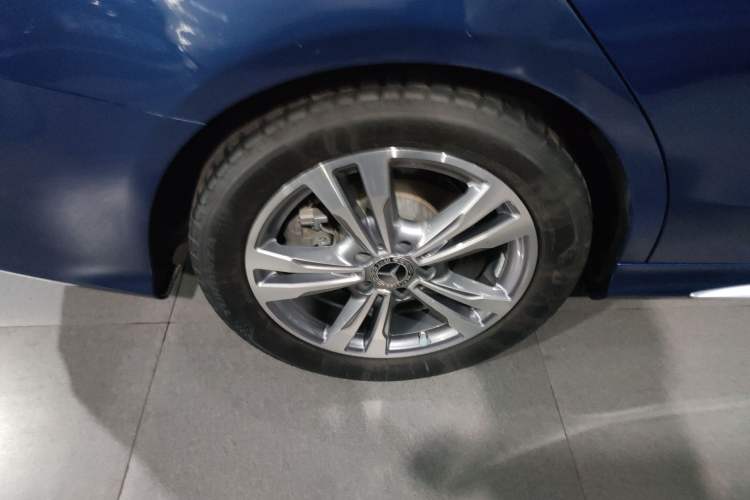 Used Mercedes-Benz C-Class 2021 C 200 L Fashion Edition Sport Version Right Rear Wheel Hub
