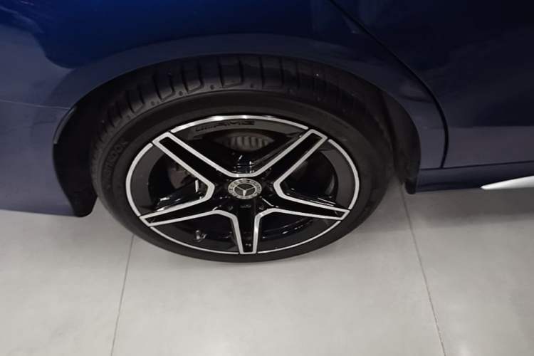 Used Mercedes-Benz C-Class 2021 C 260 L Sport Edition Star Collection Right Rear Wheel Hub