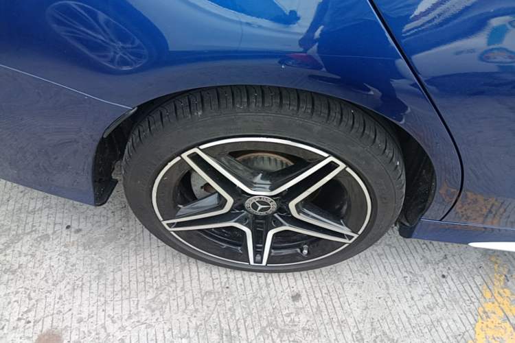 Used Mercedes-Benz C-Class 2021 C 260 L Sport Edition Star Collection Right Rear Wheel Hub