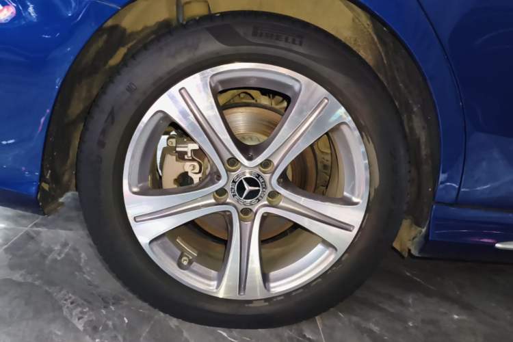 Used Mercedes-Benz C-Class 2021 C 260 L Sport Edition Right Rear Wheel Hub